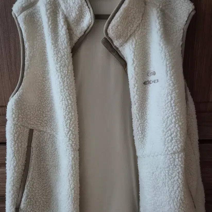 [BUNJANG] Aider Fleece Vest Ivory / 아이더 뽀글이 양털 조끼 아이보리
