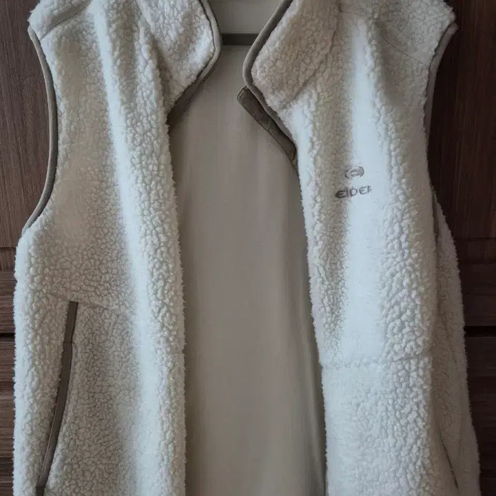 [BUNJANG] Aider Fleece Vest Ivory / 아이더 뽀글이 양털 조끼 아이보리