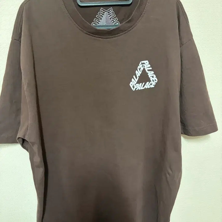 [BUNJANG] Palace Baked P-3 Brown T-Shirt / 팔라스 반팔 팔라스 베이크드 P-3 브라운 티셔츠