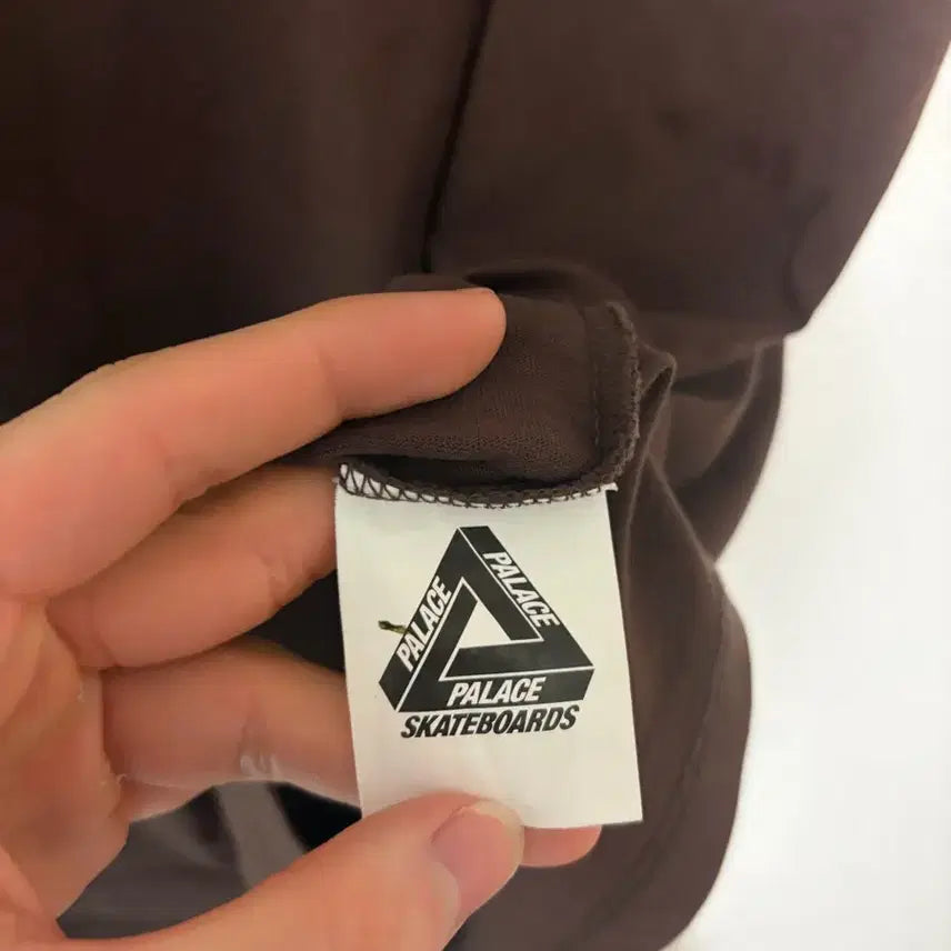 [BUNJANG] Palace Baked P-3 Brown T-Shirt / 팔라스 반팔 팔라스 베이크드 P-3 브라운 티셔츠