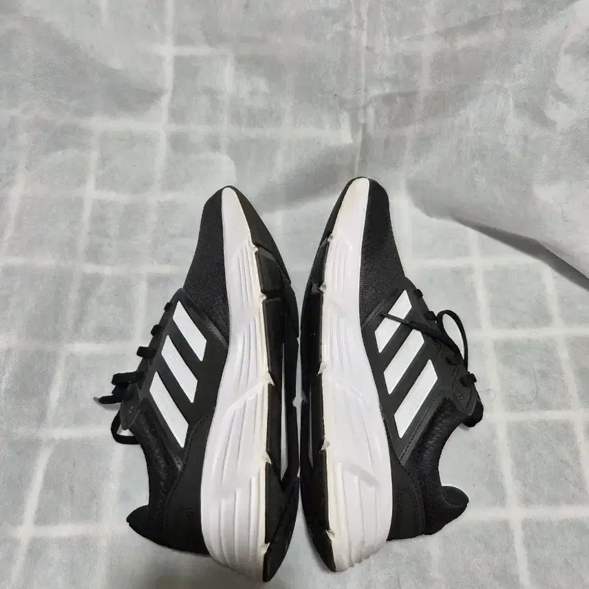 [SOLD OUT] 아디다스 갤럭시 6 런닝화 블랙 255mm
