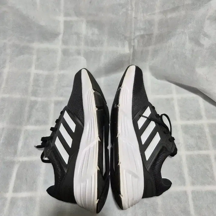 [SOLD OUT] 아디다스 갤럭시 6 런닝화 블랙 255mm