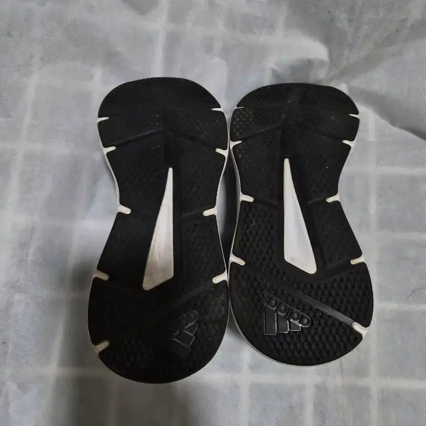 [SOLD OUT] 아디다스 갤럭시 6 런닝화 블랙 255mm