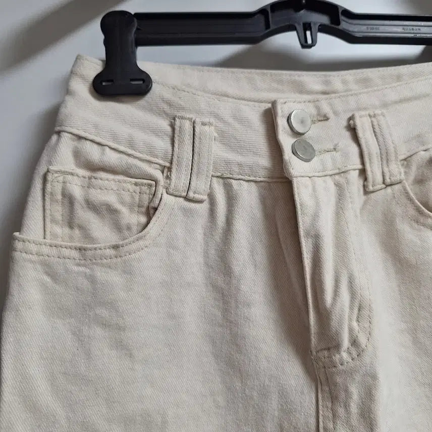 [BUNJANG] High-Waist Two-Button Cream Pants / 배기핏 하이웨스트 투버튼 크림색 팬츠