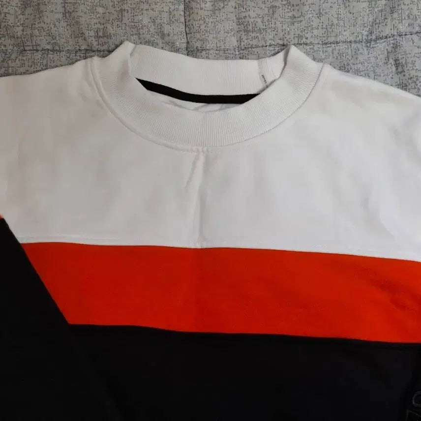 [BUNJANG] Musketeer Golf Luxury Grange Sweatshirt / (득템 찬스) 정품 무스너클 골프 럭셔리 그랜지 맨투맨 110-115