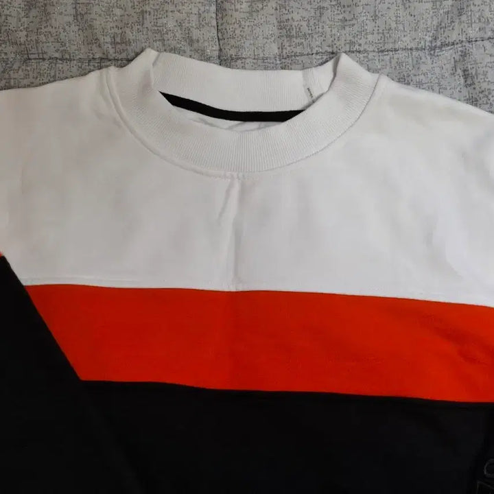 [BUNJANG] Musketeer Golf Luxury Grange Sweatshirt / (득템 찬스) 정품 무스너클 골프 럭셔리 그랜지 맨투맨 110-115