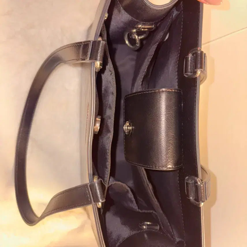 [BUNJANG] JILLSTUART NEWYORK Chemi Bag Medium Shoulder Bag Black Leather / 질바이질스튜디오 [케미백] 블랙 레더 미디움 숄더백 (m)