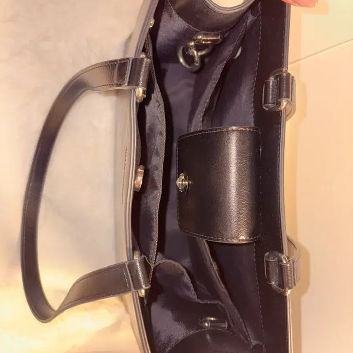 [BUNJANG] JILLSTUART NEWYORK Chemi Bag Medium Shoulder Bag Black Leather / 질바이질스튜디오 [케미백] 블랙 레더 미디움 숄더백 (m)