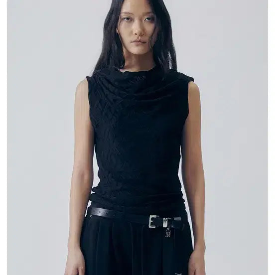 [SOLD OUT] 트리밍버드 Jacquard Sleeveless Hooded Top