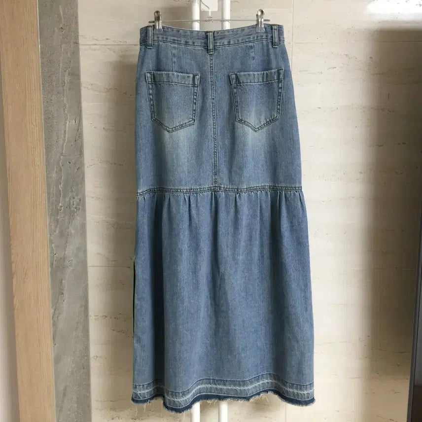 [SOLD OUT] 럭키슈에뜨 22 한소희 셔링 데님 스커트 36