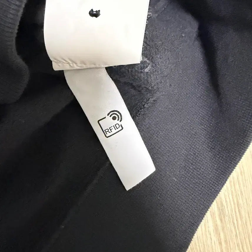 [SOLD OUT] 스톤아일랜드 맨투맨 L 블랙