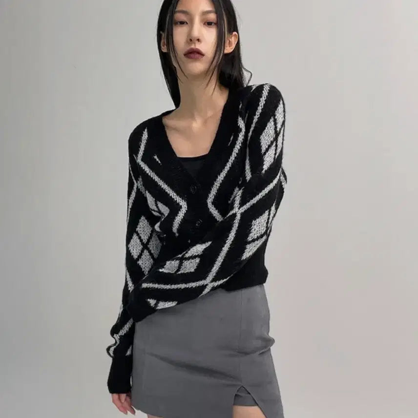 [BUNJANG] Blackup Nomb Wool Crop Cardigan / 블랙업 놈브 울 크롭가디건