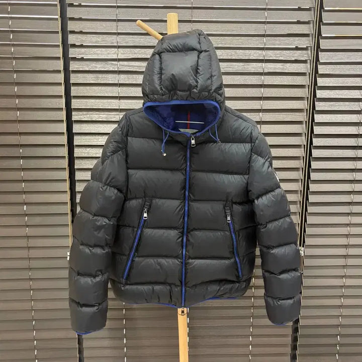 [SOLD OUT] 몽클레어 쇼봉 네이비 후드 패딩 자켓 (2)size