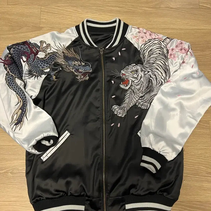 [BUNJANG] Tiger Dragon Suzaku Cherry Blossom Souvenir Jacket / 호랑이 용 현무 주작 벚꽃 스카잔