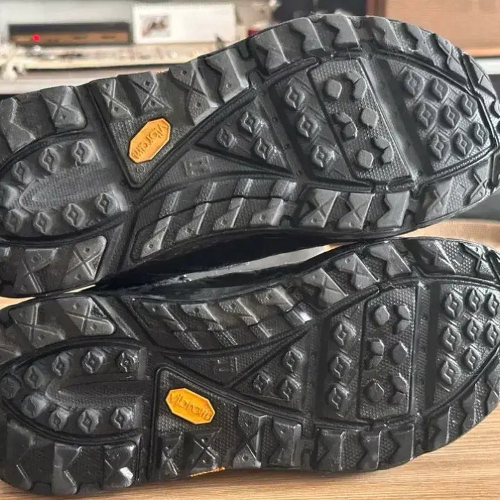 [BUNJANG] Hoka Ultra High Black Sneakers / 호카 울트라 하이 블랙 275사이즈