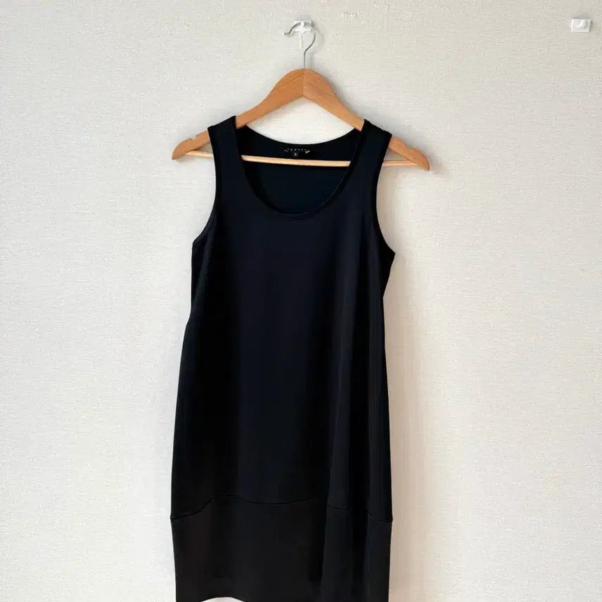 [SOLD OUT] (거의새거) theory 띠어리 블랙 실크 나시 원피스 2 사이즈 55