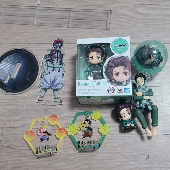 [BUNJANG] Demon Slayer Goods Bundle Set / [급처]귀멸의칼날 굿즈 일괄 탈덕 처분