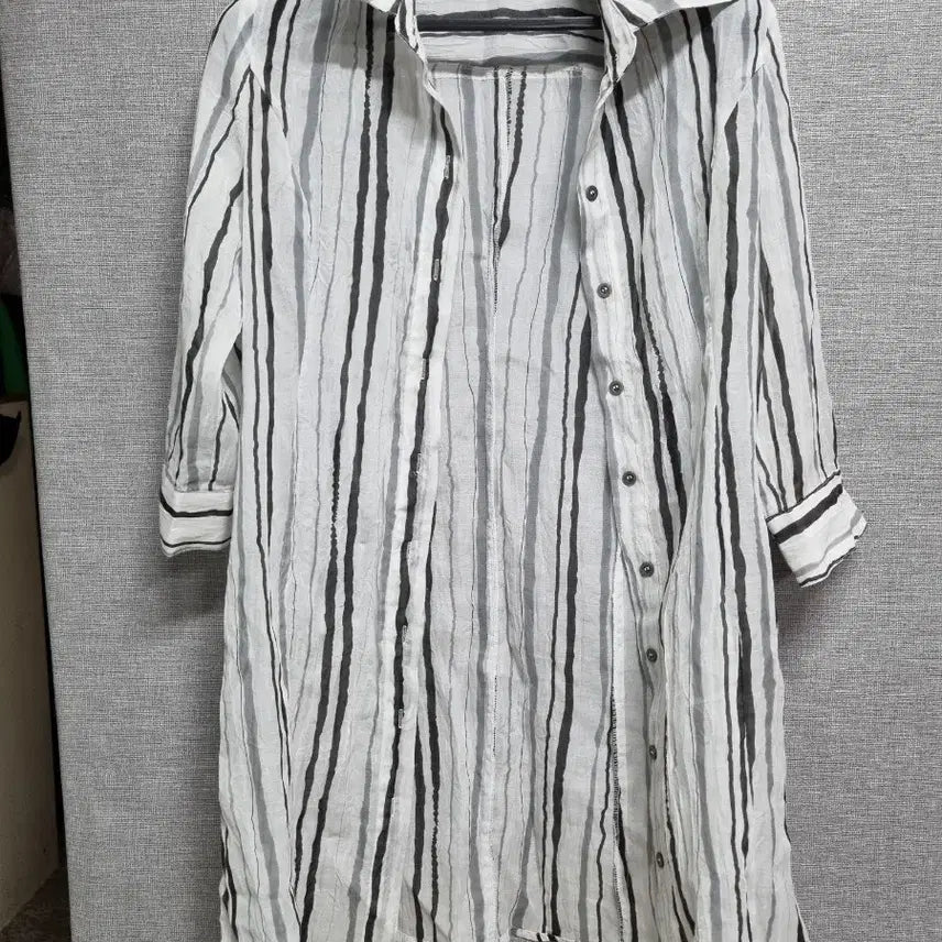 [BUNJANG] DEMOO Collection Striped Shirt-Style Long Blouse / 데무뉴컬렉션 스트라이프 셔츠형 롱 블라우스