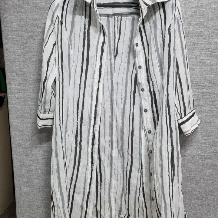 [BUNJANG] DEMOO Collection Striped Shirt-Style Long Blouse / 데무뉴컬렉션 스트라이프 셔츠형 롱 블라우스