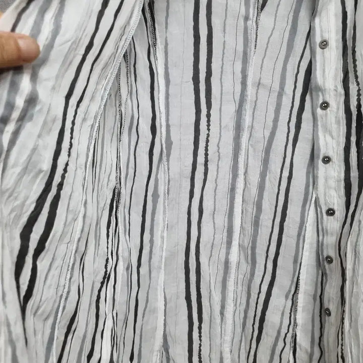 [BUNJANG] DEMOO Collection Striped Shirt-Style Long Blouse / 데무뉴컬렉션 스트라이프 셔츠형 롱 블라우스