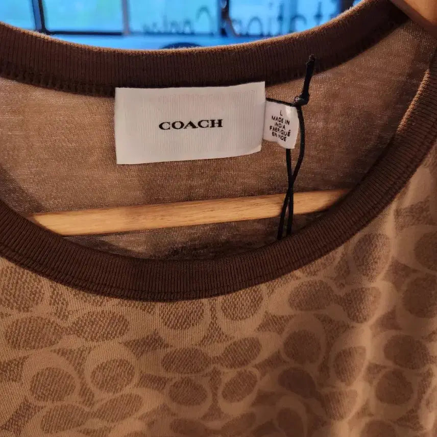 [BUNJANG] Coach Signature Pattern T-shirt Brown L Size / 코치 시그니처 패턴 반팔 티셔츠 브라운 L사이즈
