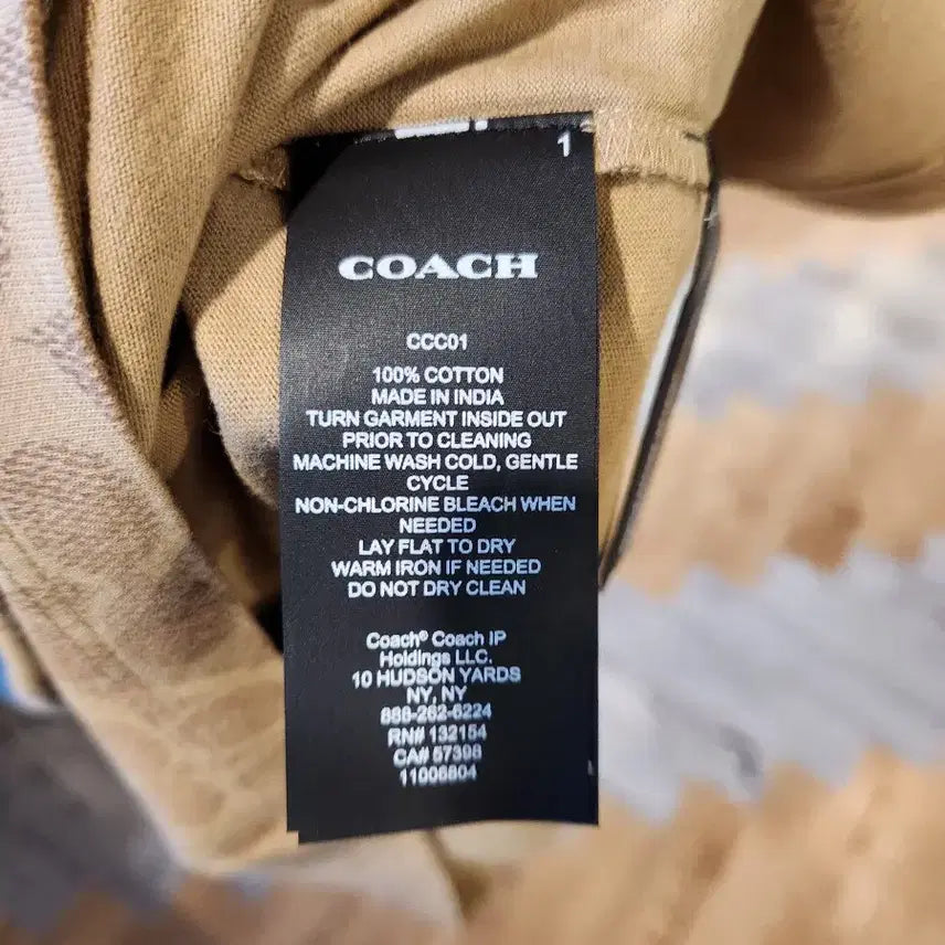 [BUNJANG] Coach Signature Pattern T-shirt Brown L Size / 코치 시그니처 패턴 반팔 티셔츠 브라운 L사이즈
