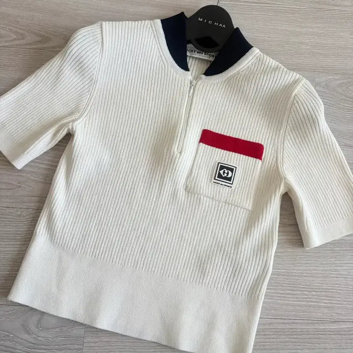 [BUNJANG] Lucky Chouette Sport Line Crop Knit Top / 럭키슈에뜨 스포츠라인 크롭니트탑 36