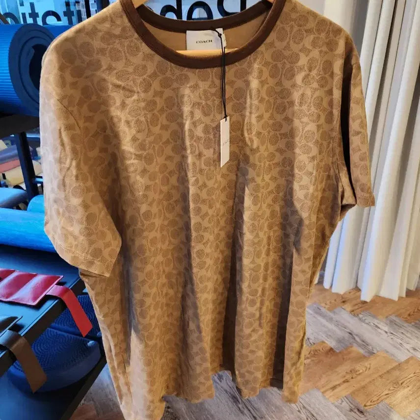 [BUNJANG] Coach Signature Pattern T-shirt Brown XL / 코치 시그니처 패턴 반팔 티셔츠 브라운 XL사이즈 새상품 판매합니다