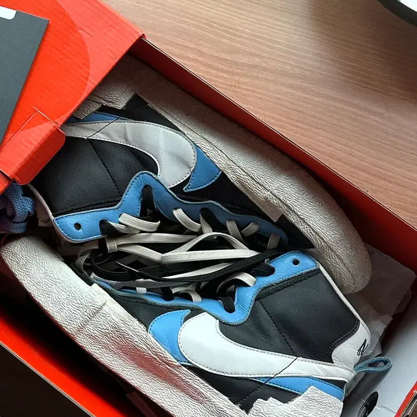 [BUNJANG] Sakai Blazer Mid White Black Legend Blue Sneakers / 사카이 블레이저 295 미드화이트 블랙 레전드블루