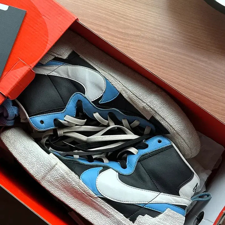 [BUNJANG] Sakai Blazer Mid White Black Legend Blue Sneakers / 사카이 블레이저 295 미드화이트 블랙 레전드블루