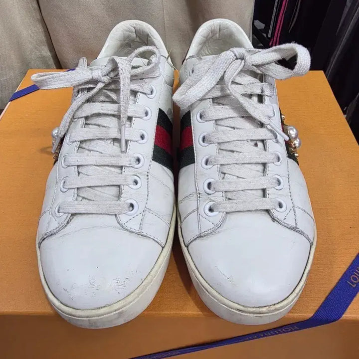 [BUNJANG] Gucci Ace Studded Pearl Sneakers / [245]구찌(Gucci)에이스 스터드 펄 스니거즈