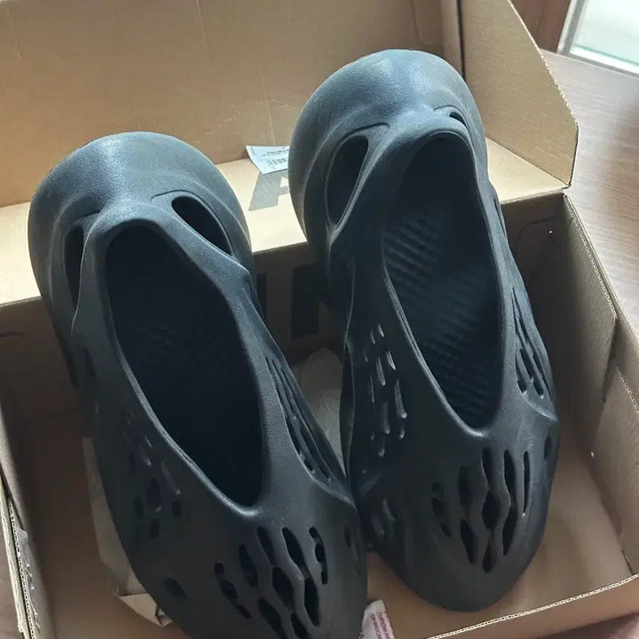 [BUNJANG] Adidas Yeezy Foam Runner Mineral Blue / 이지 폼 러너 미네랄 블루 305
