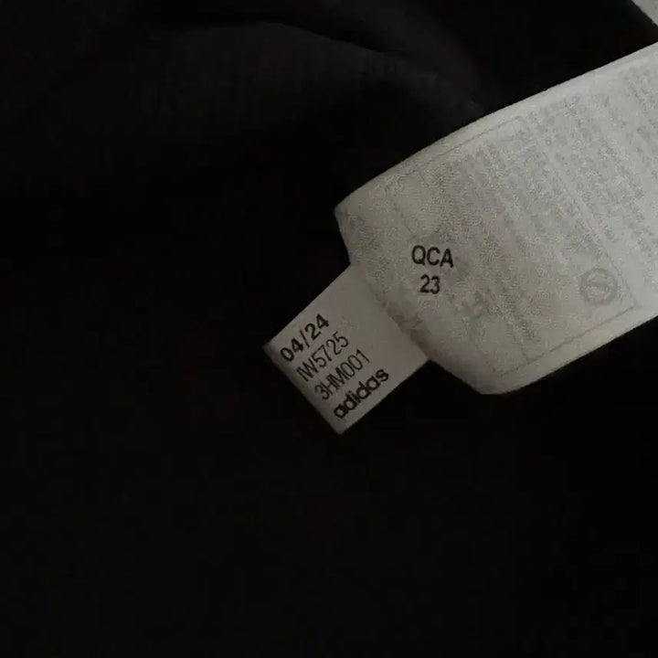 [BUNJANG] Adidas Essentials Crop Long Sleeve Top / 아디다스 에션셜 크롭 긴팔 티