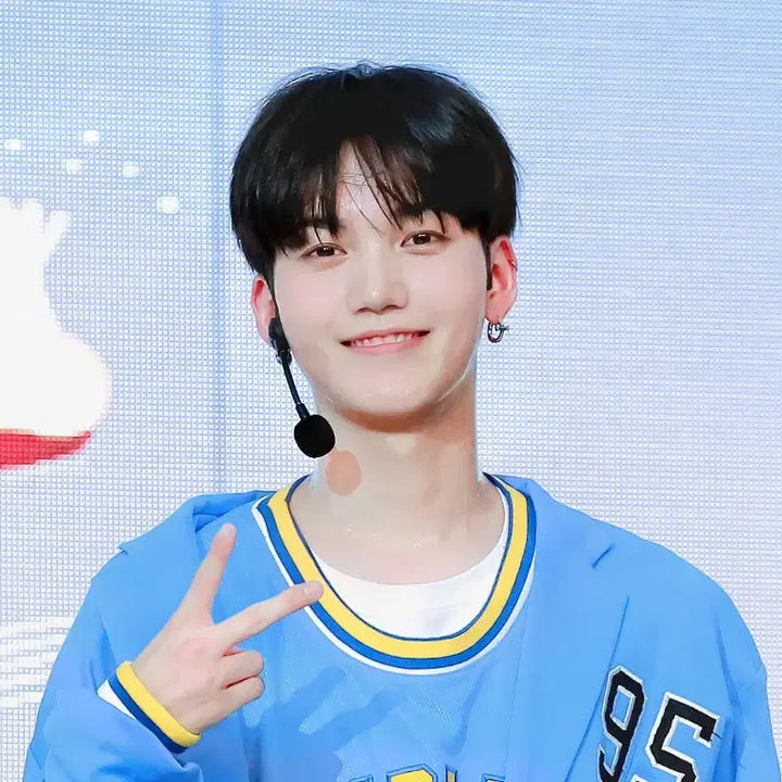 [BUNJANG] ONF Seungjoon Complete Graffiti Polaroid + 2018 ISAC Scratch Card / 온앤오프 승준 컴플리트 낙서폴라로이드+2018아육대스크래치카드