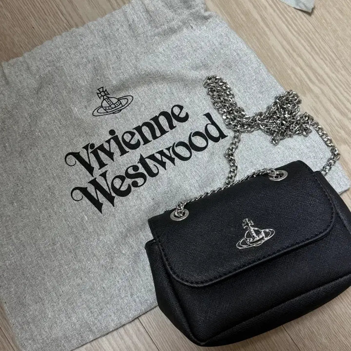 [BUNJANG] Vivienne Westwood Saffiano Bio Green Handbag / 비비안웨스트우드 사피아노 바이오그린