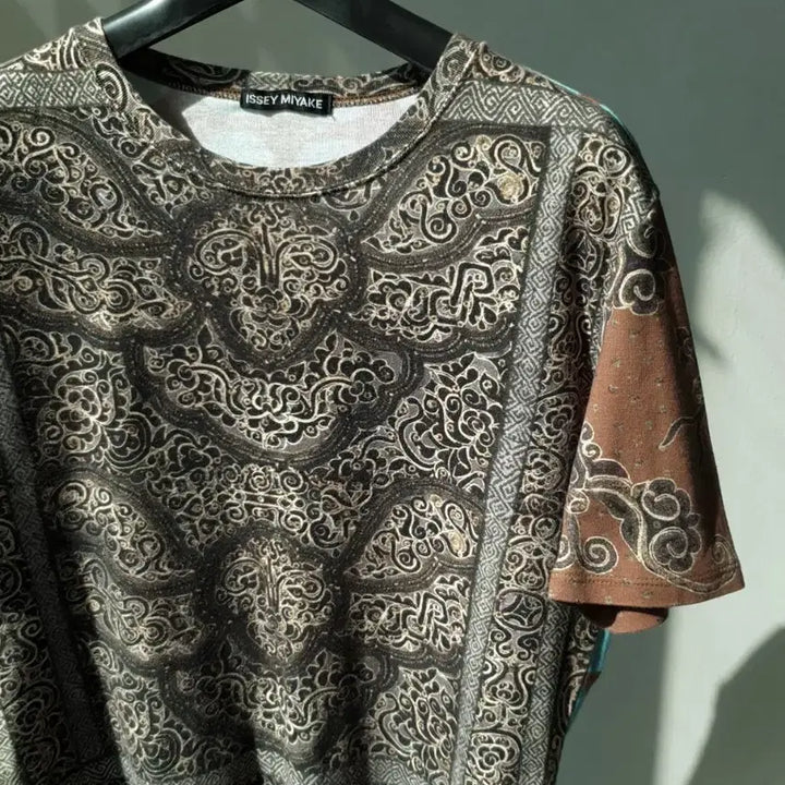 [BUNJANG] Issey Miyake Paisley T-Shirt / 01S/S Issey Miyake Paisley T-Shirt