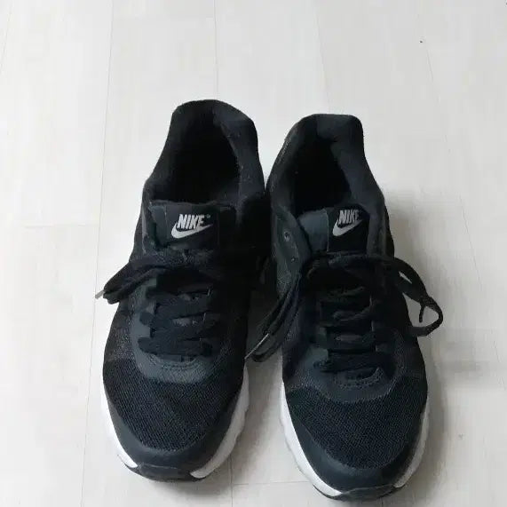 [BUNJANG] Nike Air Sneakers 230mm / 나이키에어 운동화 230mm