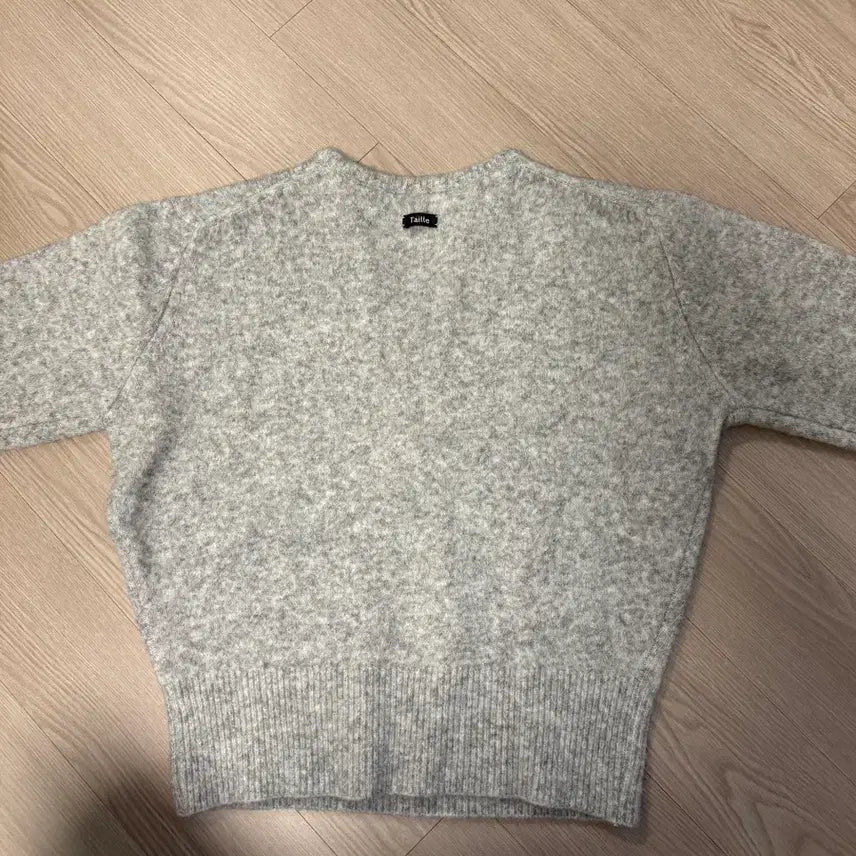 [BUNJANG] Tyle Mohair V-Neck Knit Sweater / [1] 타일레 모헤어 브이넥 니트