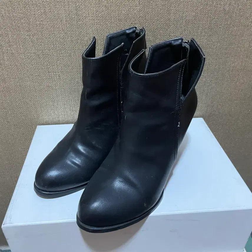 [BUNJANG] Black Ankle Boots / 240-245) 블랙 앵클 부츠