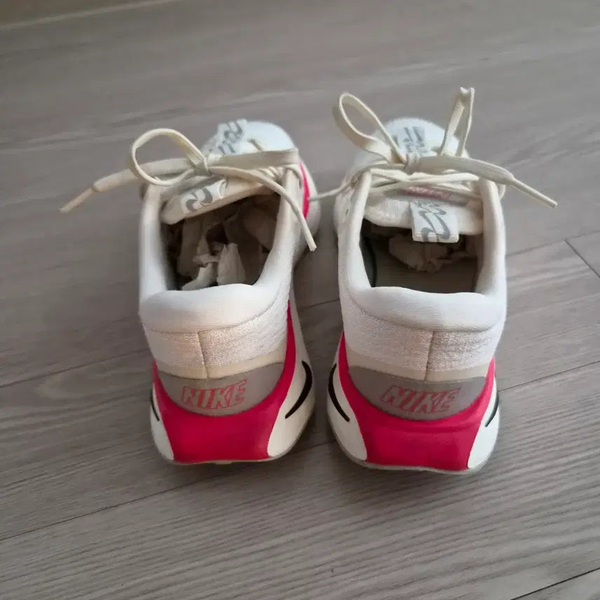 [BUNJANG] Nike Women Motiva 240 Sneakers / 나이키우먼  모티바 240