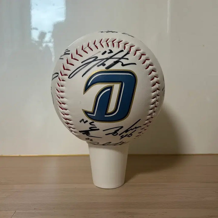 [SOLD OUT] NC 다이노스 선수단 친필 대형 사인볼