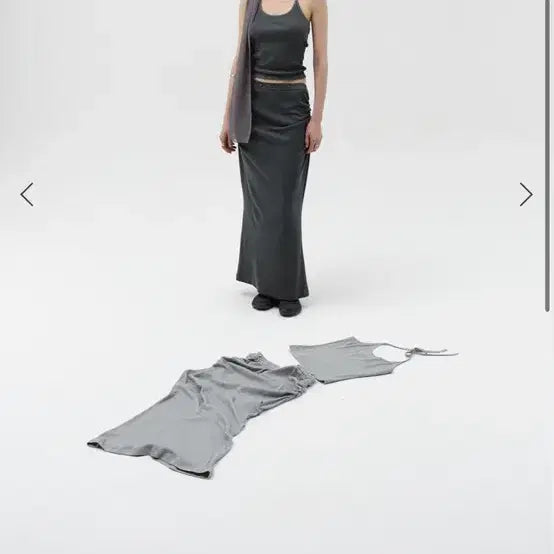 [BUNJANG] Lowtide Halter Neck Two-Piece Charcoal / (새상품) 로우타이드 홀터넥 버튼 투피스 차콜