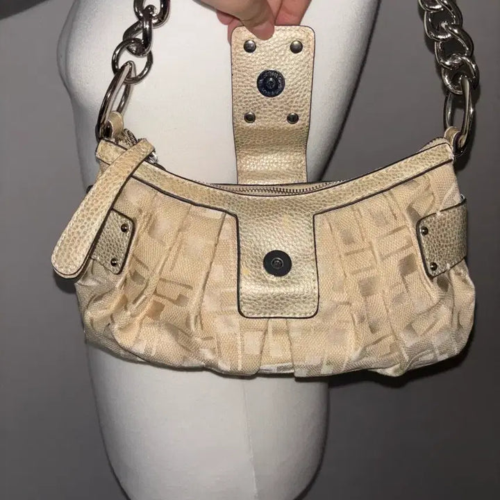[SOLD OUT] Guess vintage shoulder bag