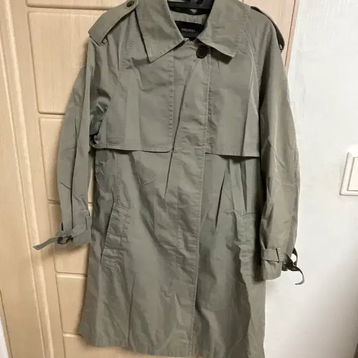 [BUNJANG] Shesmiss Trench Coat / Shesmiss 트렌치 자켓