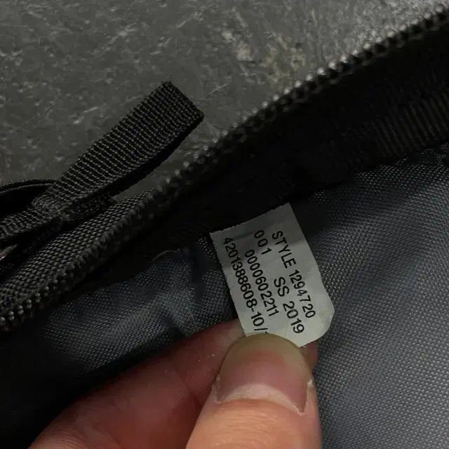 [SOLD OUT] 언더아머 백팩