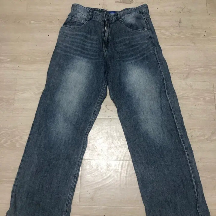 [SOLD OUT] 데케트 연청 슬림스트레이트 청바지 32 사이즈