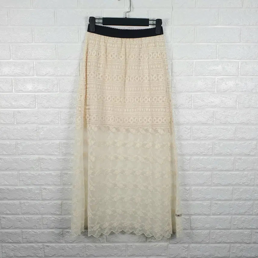 [SOLD OUT] [26-27]써스데이아일랜드 밴딩 레이스 스커트