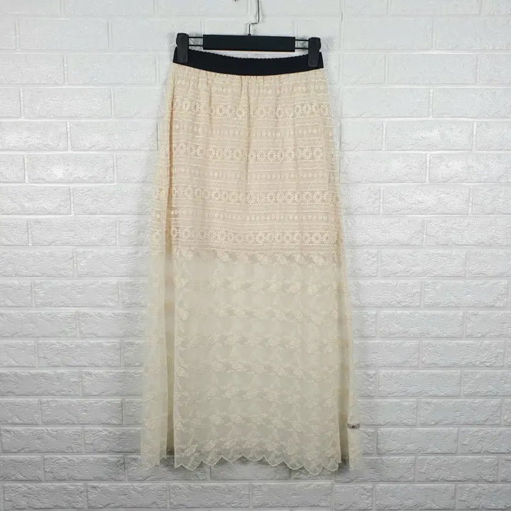 [SOLD OUT] [26-27]써스데이아일랜드 밴딩 레이스 스커트