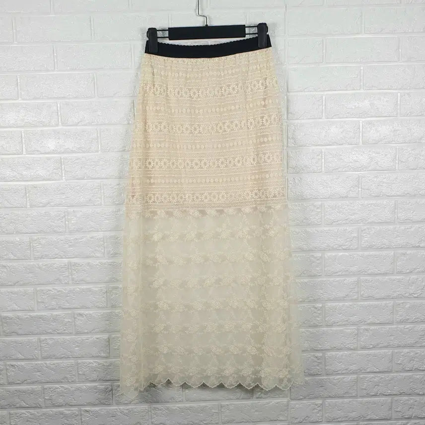 [SOLD OUT] [26-27]써스데이아일랜드 밴딩 레이스 스커트