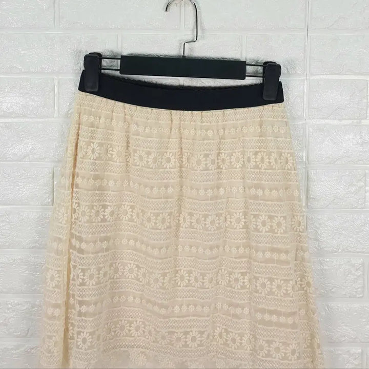 [SOLD OUT] [26-27]써스데이아일랜드 밴딩 레이스 스커트